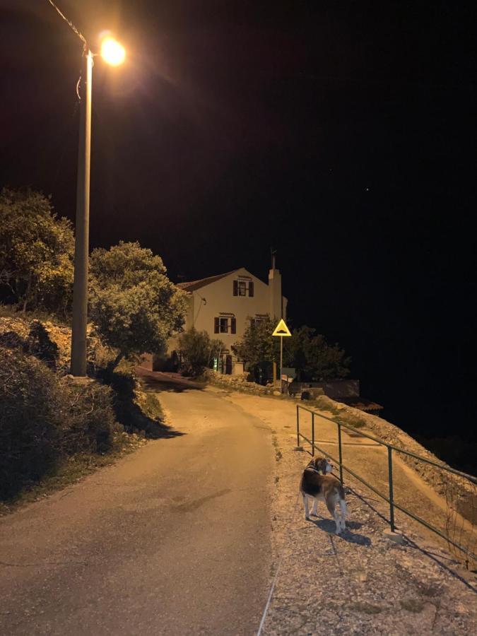 Ustrine View Villa Eksteriør bilde