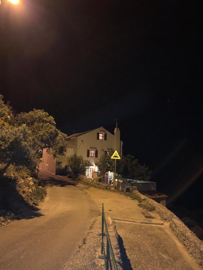 Ustrine View Villa Eksteriør bilde